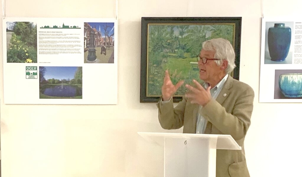 Stan Dessens opende de nieuwe tentoonstelling in Museum Voorschoten. Foto: Museum Voorschoten