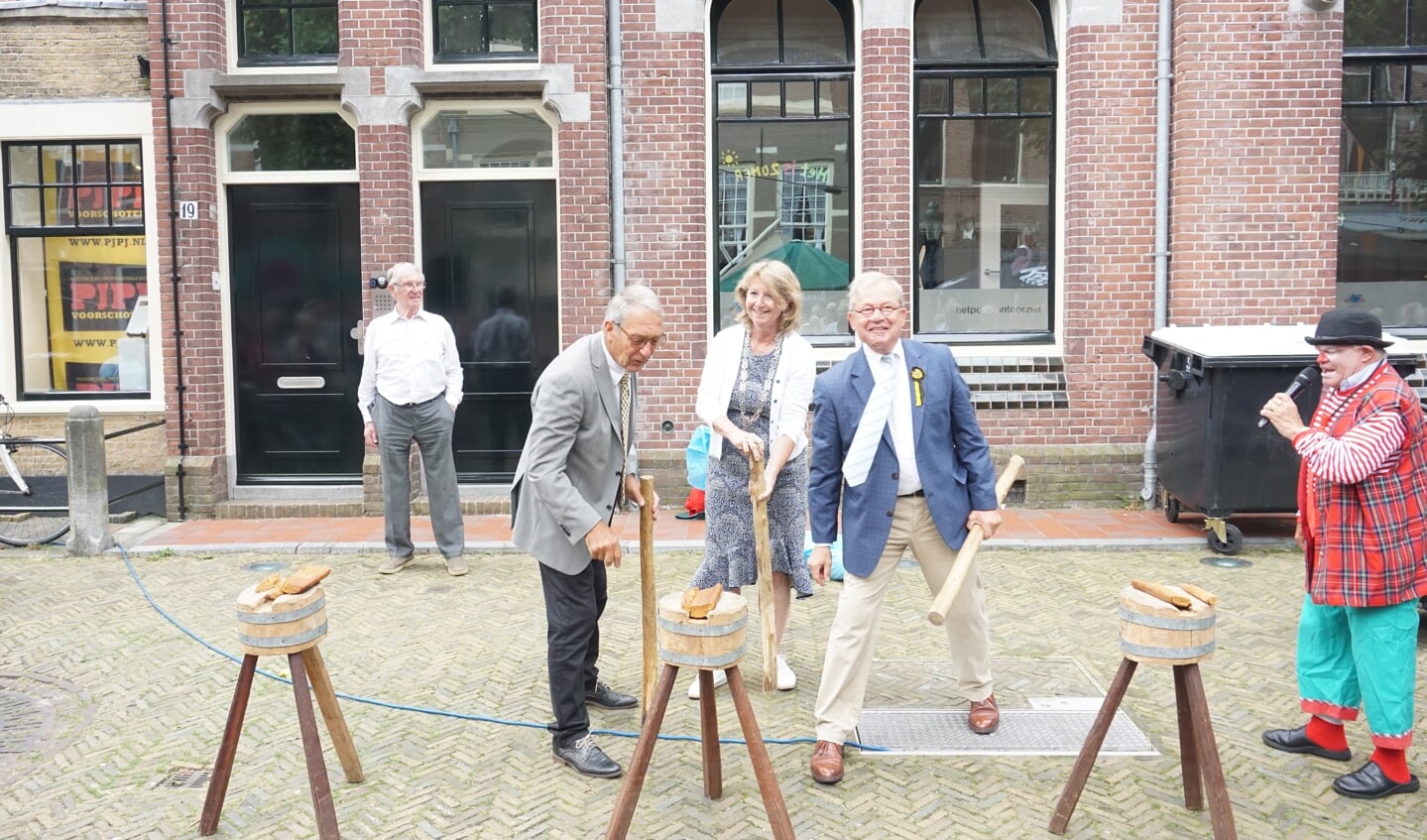 Leo van Vliet en Cees Bijloos wonnen met koekslaan van de burgemeester