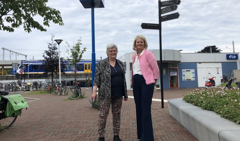 Wethouder Monique Lamers (links) en Wethouder Caroline Klaver (rechts). Foto: gemeente Voorschoten