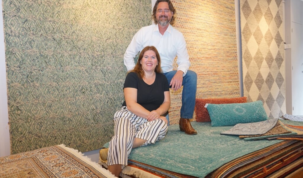 Irene en Sieto Wolters van Perez Wolters. met de prachtige collectie handgeknoopte tapijten. Foto: VSK