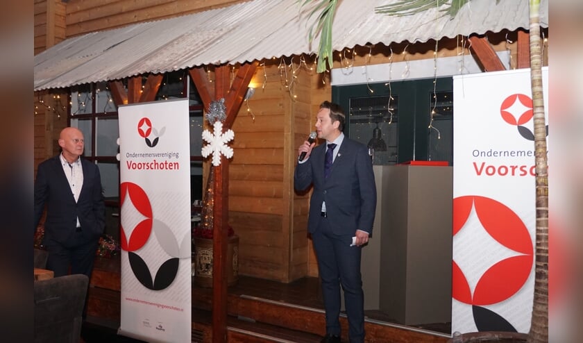 Wethouder Paul de Bruijn tijdens nieuwjaarsreceptie OVV: 'ondernemers belangrijk voor ons dorp'. Foto: Vsk
