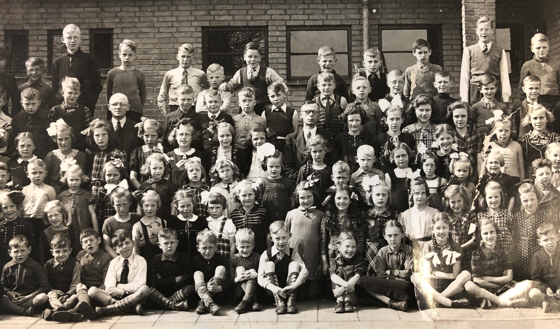 Hoe beleefden kinderen de Tweede Wereldoorlog in Voorschoten? Ontdek het op woensdag 21 oktober van in Bibliotheek Voorschoten. 