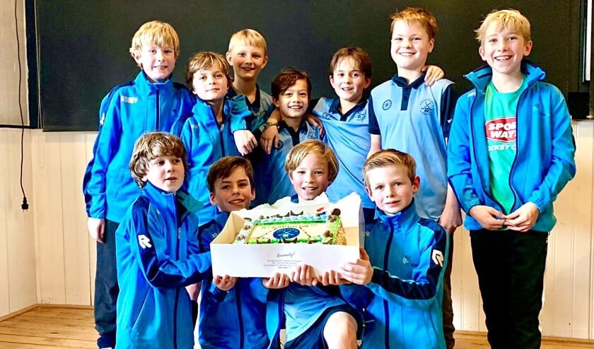 Team Forescate J8E1 vlnr: Friso, Pieter, Koen, Tijs, Mees, Kris, Meijne, Xander, Jens, Thom en Bas. Foto: MHC Forescate