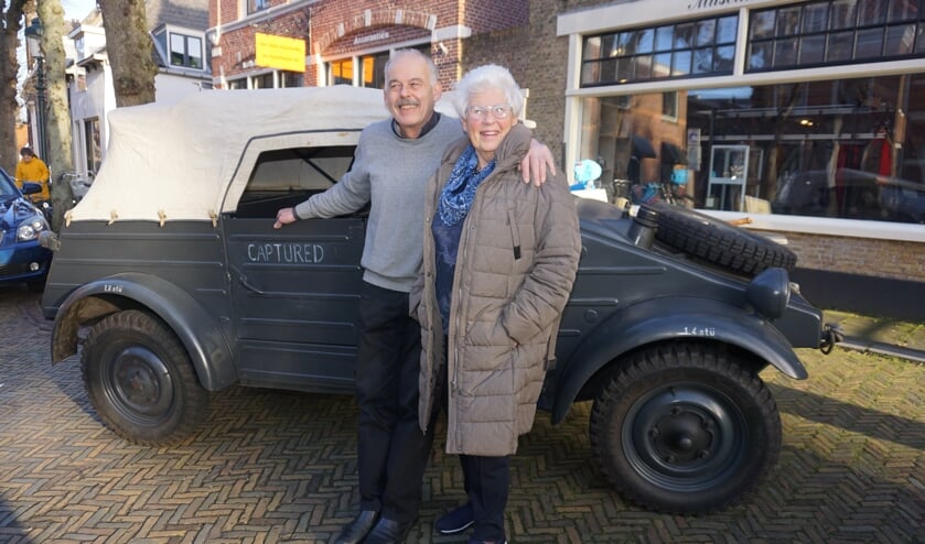 Broer en zus, Ton en Corrie Zitman bij de opening van de tentoonstelling Dorp in Oorlogstijd. Foto's: VSK