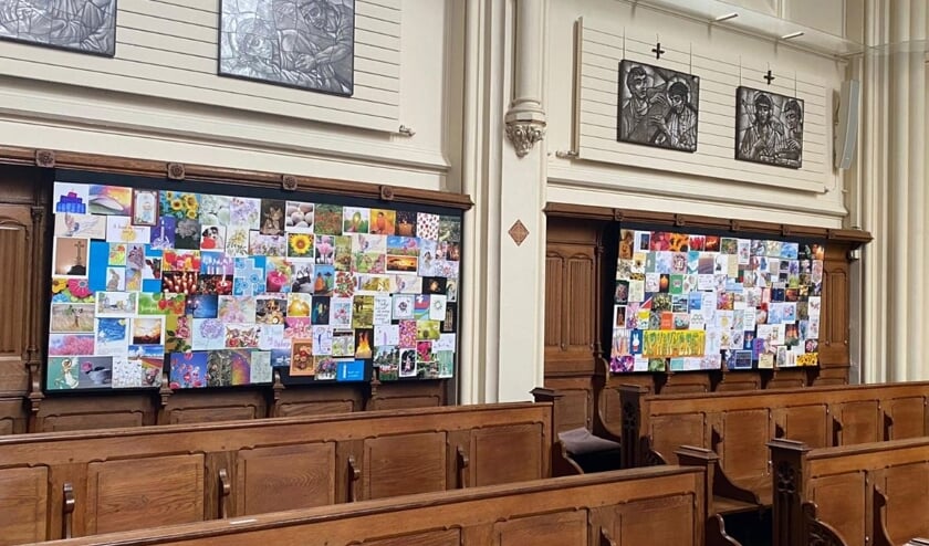 Alle binnengekomen kaarten hangen in de kapel van het klooster. Foto: www.dominicanen.nl