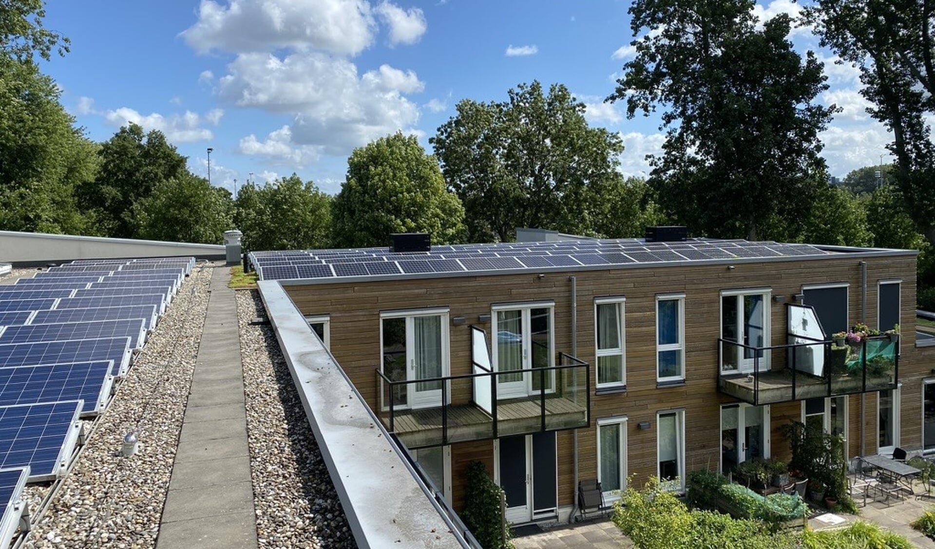 Het dak van Villa Voorschoten ligt vol zonnepanelen. Foto: Villa Voorschot