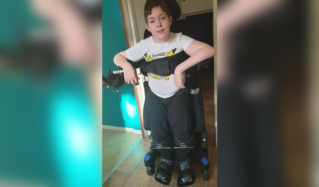 Een electrische sta-op rolstoel zou het leven van Melvin aanzienlijk verbeteren, zijn ouders zijn een inzamelingsactie gestart. Foto: MD