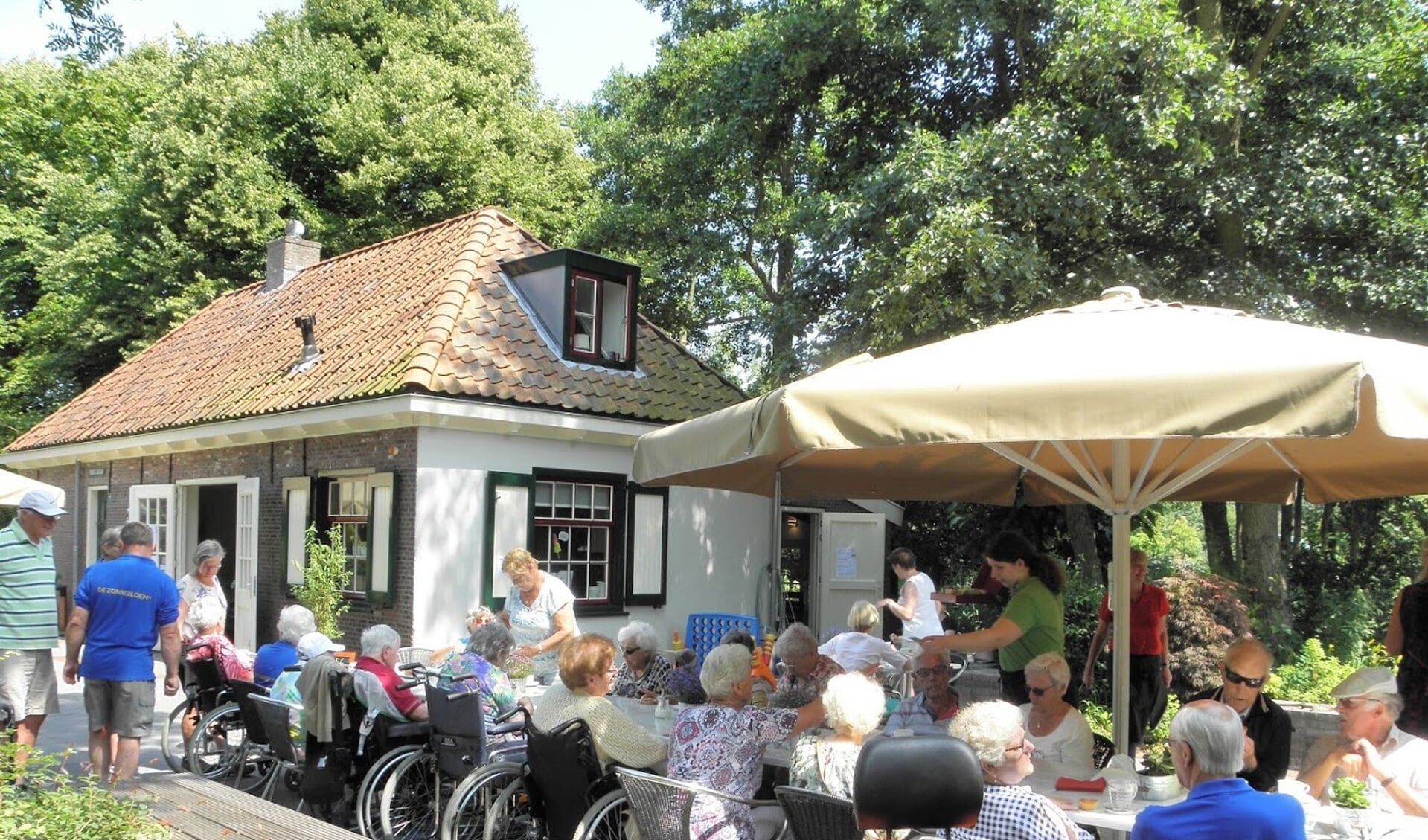 De Zonnebloem wil graag activiteiten voor senioren blijven organiseren. Koop daarom loten via de website. Foto: Zonnebloem Voorschoten