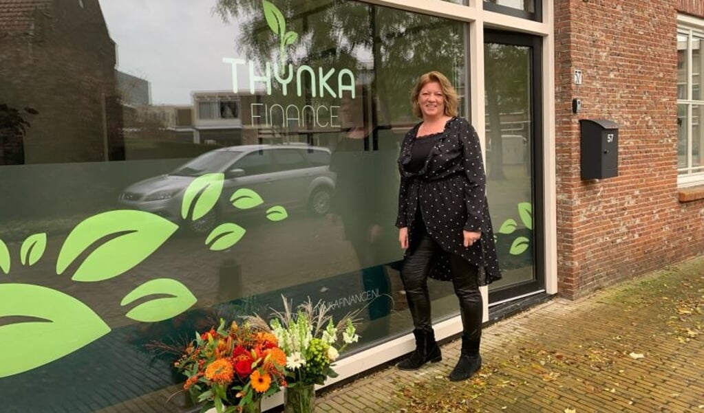 Het kantoor van Karin Wolda is gevestigd aan de Voorstraat nr 57 in Voorschoten, tel. 071-220 61 26, email: karin@thynkafinance.nl  