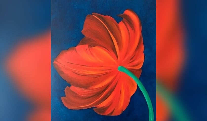 <p>Eén van de prachtige tulpen van Ella van Elck, die de hele maand juli te vinden zijn achter de ramen van het Baljuwhuis aan de Voorstraat in Voorschoten (Foto PR) </p>