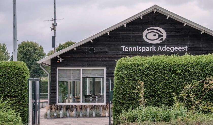 <p>Het tennisseizoen op Park Adegeest gaat weer volop beginnen. </p>
