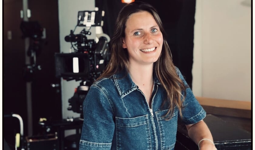 <p>Lieke Mulder is nauw betrokken bij de nieuwe serie 'Jos' die voor een deel in een Voorschotense woning werd opgenomen. Foto: PR</p>