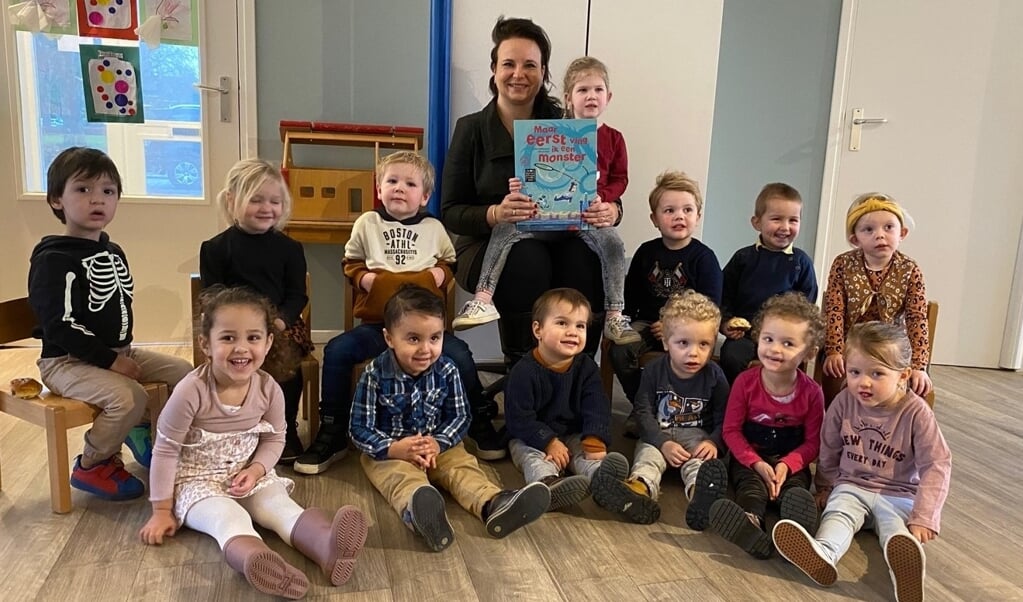 De kinderen van 't Kwetternest werden verrast met een bezoek van burgemeester Stemerdink. 