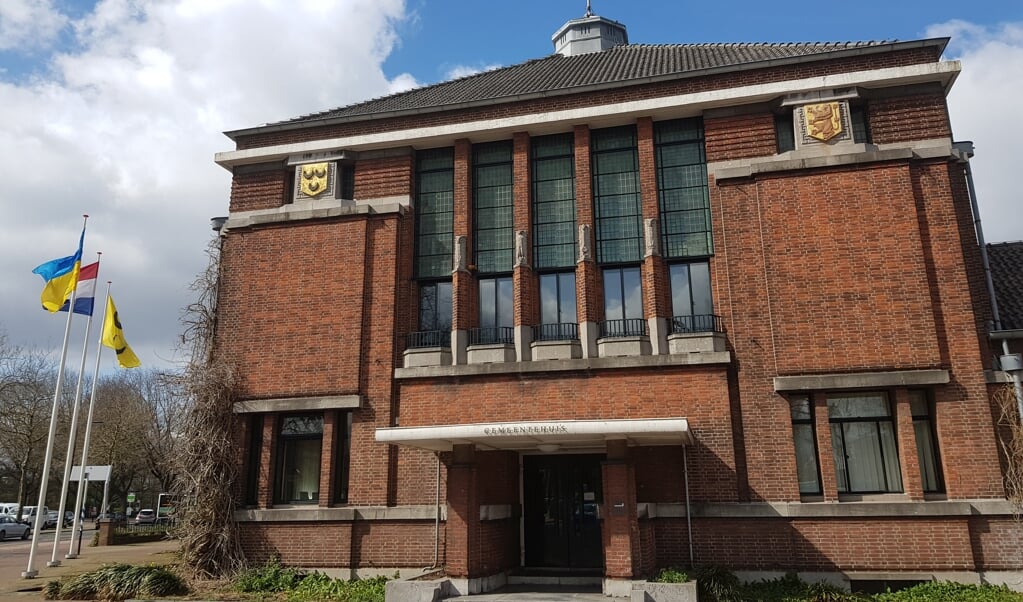 De gemeente vangt 50 vluchtelingen op in het gemeentehuis 