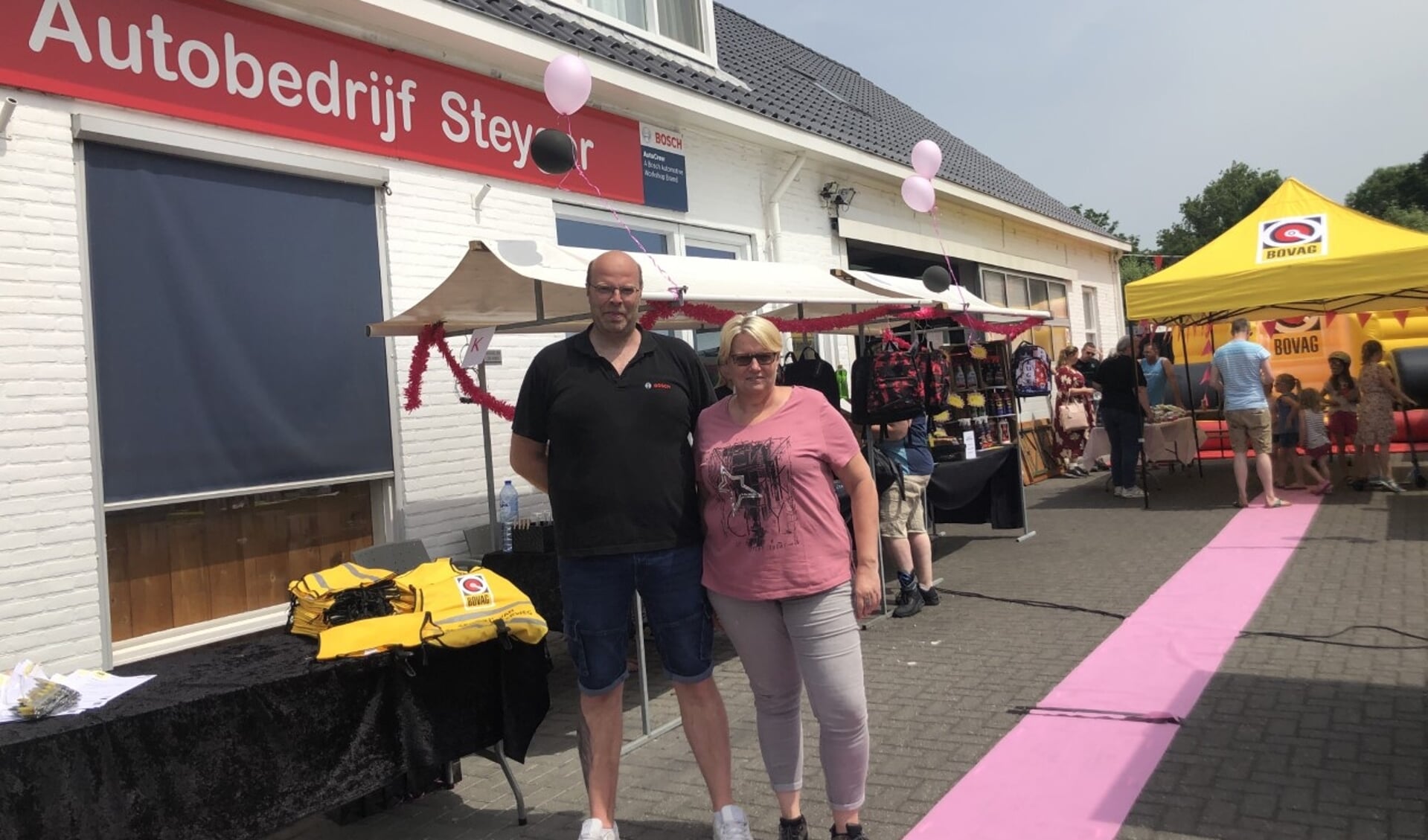 Vandaag lag de roze loper uit ter gelegenheid van de Ladiesday bij garage Steyger