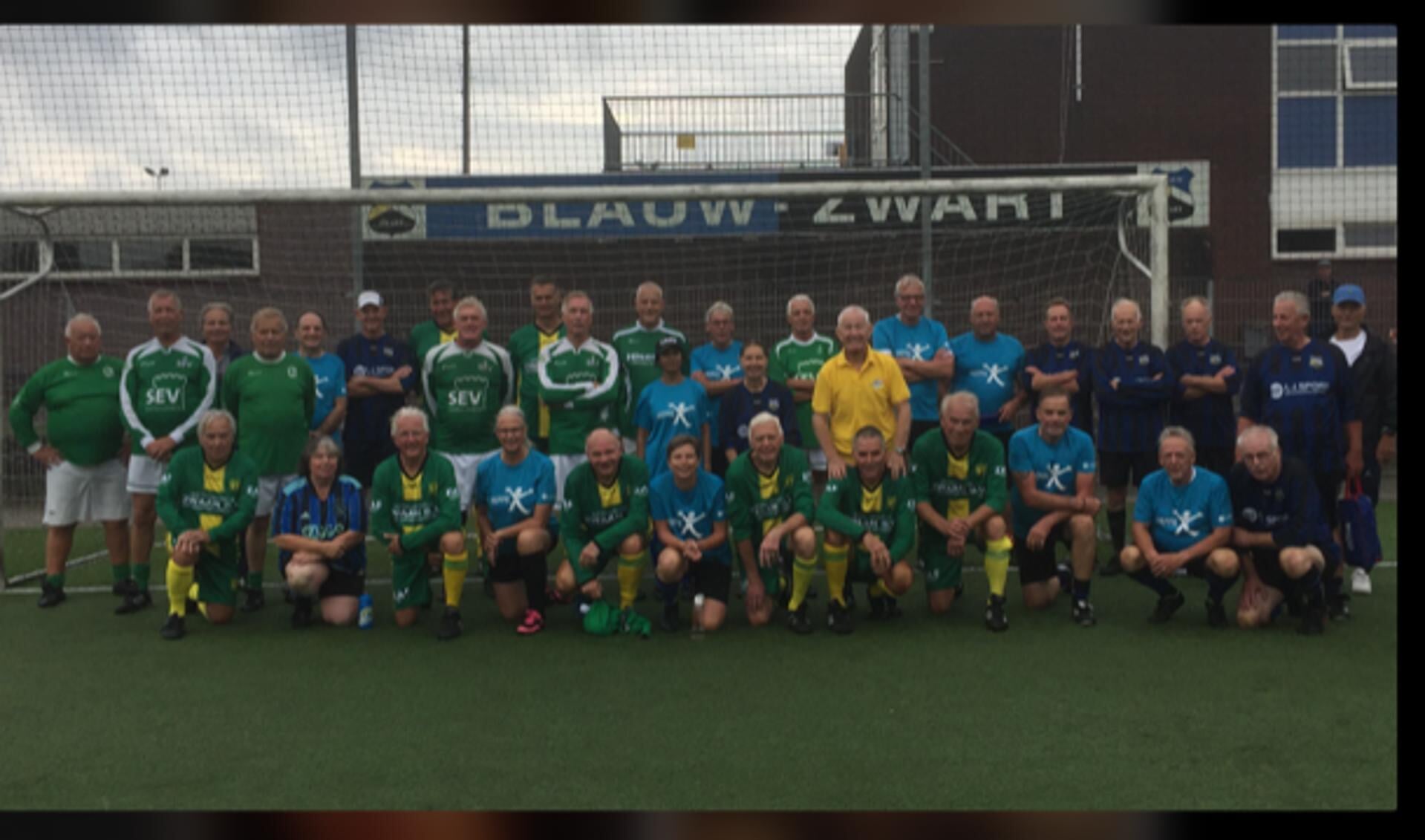 Voorschoten 97 en SEV werden uitgenodigd voor het wandelend football toernooi bij Blauw Zwart in Wassenaar. 