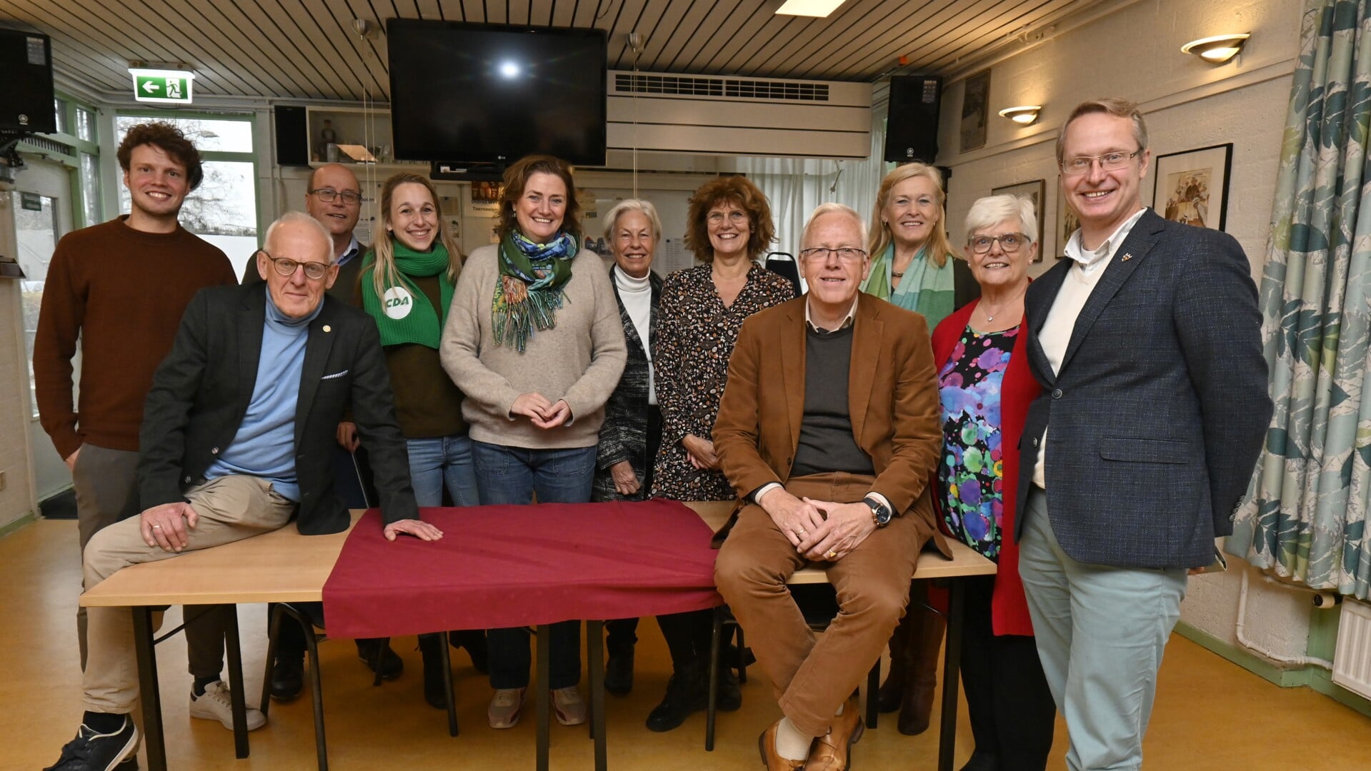 Minister Karien van Gennip (m) bracht zaterdag een bezoek aan De Boschbloem. Foto: VSK