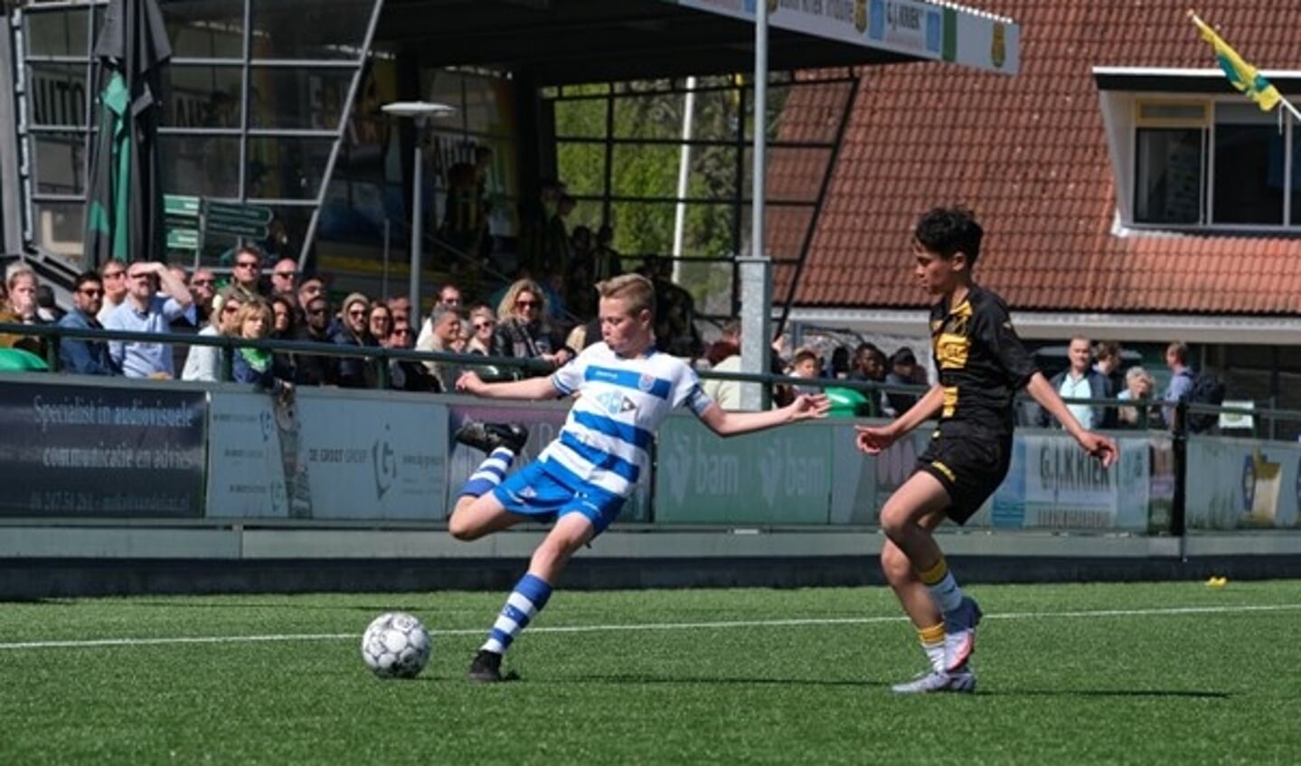 PEC Zwolle en NAC speelden in 2022 een mooie wedstrijd voor veel publiek op het Paastoernooi.