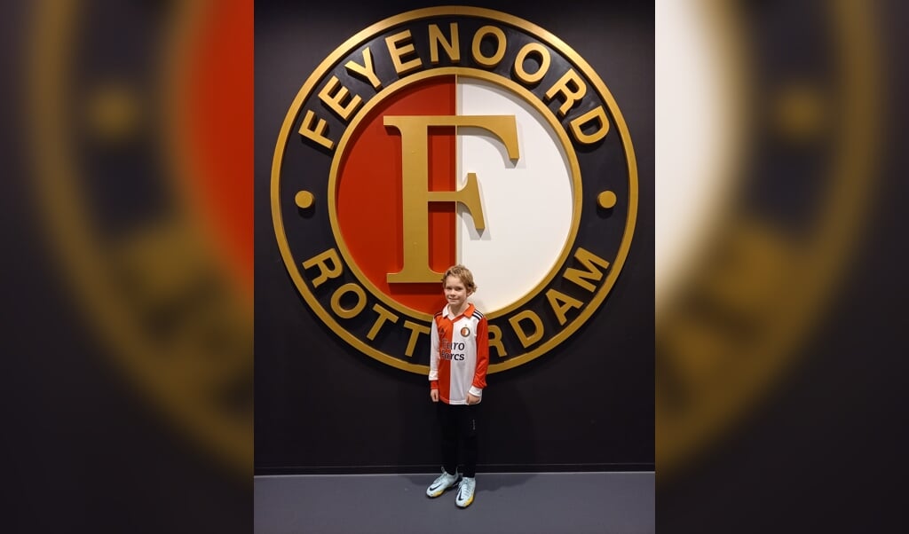 Super blij is Voorschotense Lasse, volgend seizoen voetbalt hij bij Feijenoord!. Foto: PR