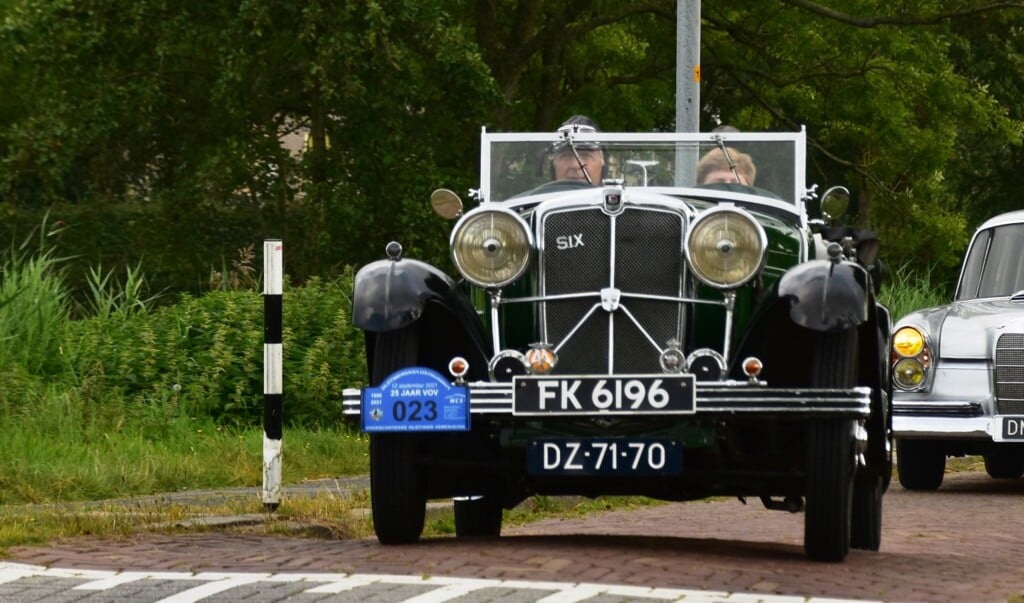 Ook dit jaar is er weer een oldtimerdag. Op zondag 10 september staan de prachtige voertuigen in het centrum. Foto: Piet Schroot