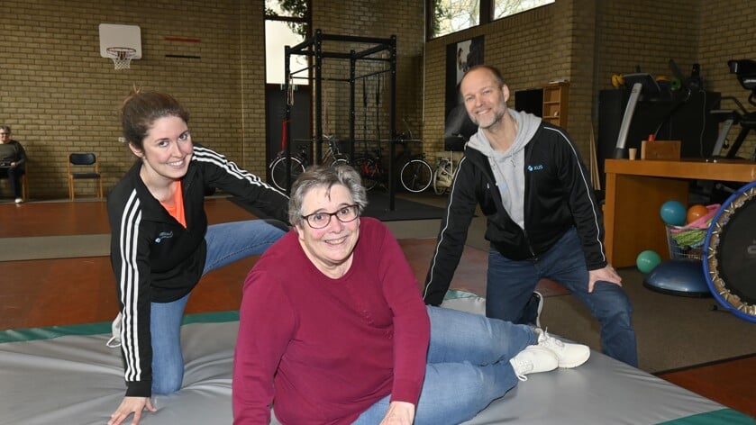 Marjon Brinkman en Jeroen Snijder geven valpreventietrainingen bij Plexxus Fysiotherapie. Foto: VSK