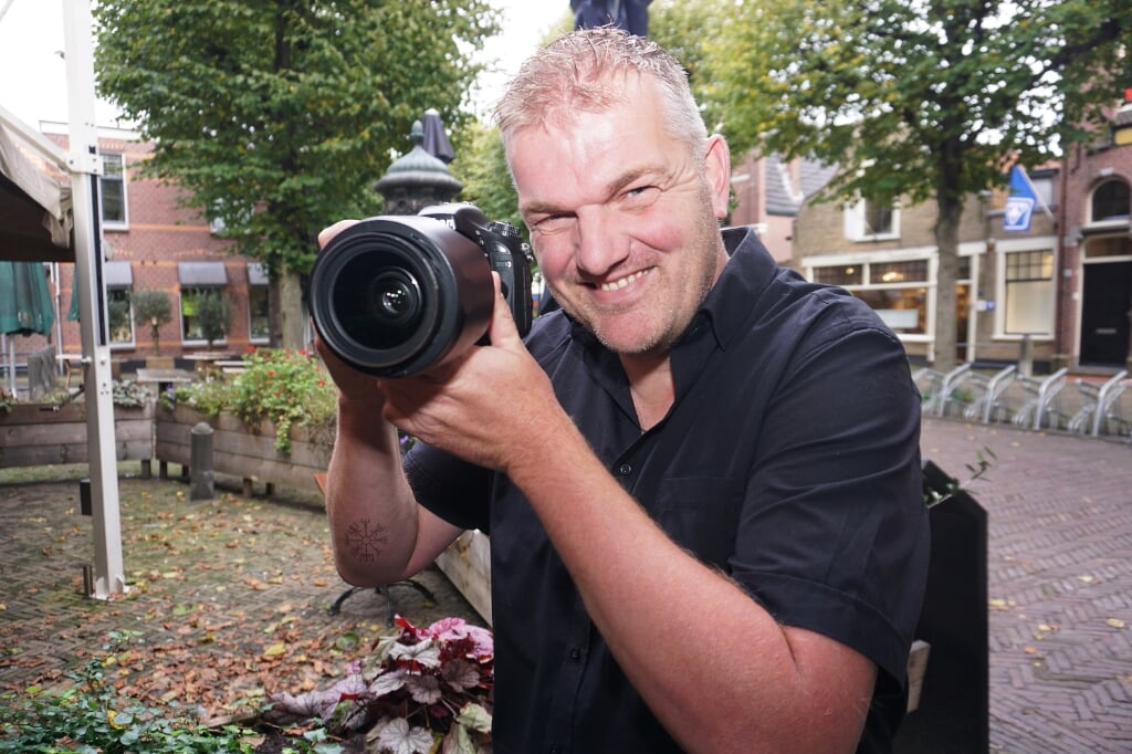 André Potters-Kemp is De Vertelfotograaf. Hij zoekt nog deelnemers aan zijn project #mytattoo. Foto: VSK
