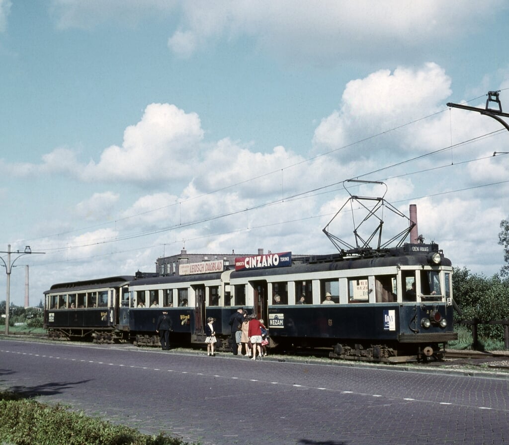 De Blauwe Tram reed tot 1961 door Voorschoten. Foto: Stichting Blauwe Tram