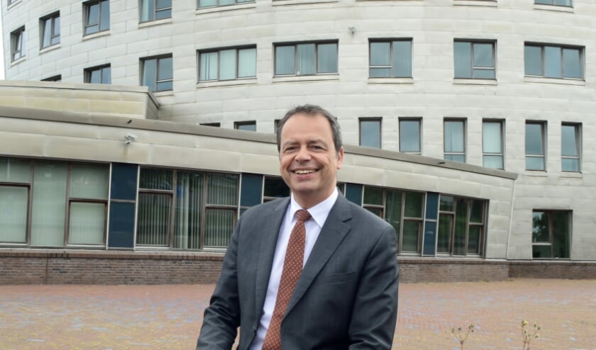 <p>Burgemeester Jack van der Hoek</p>