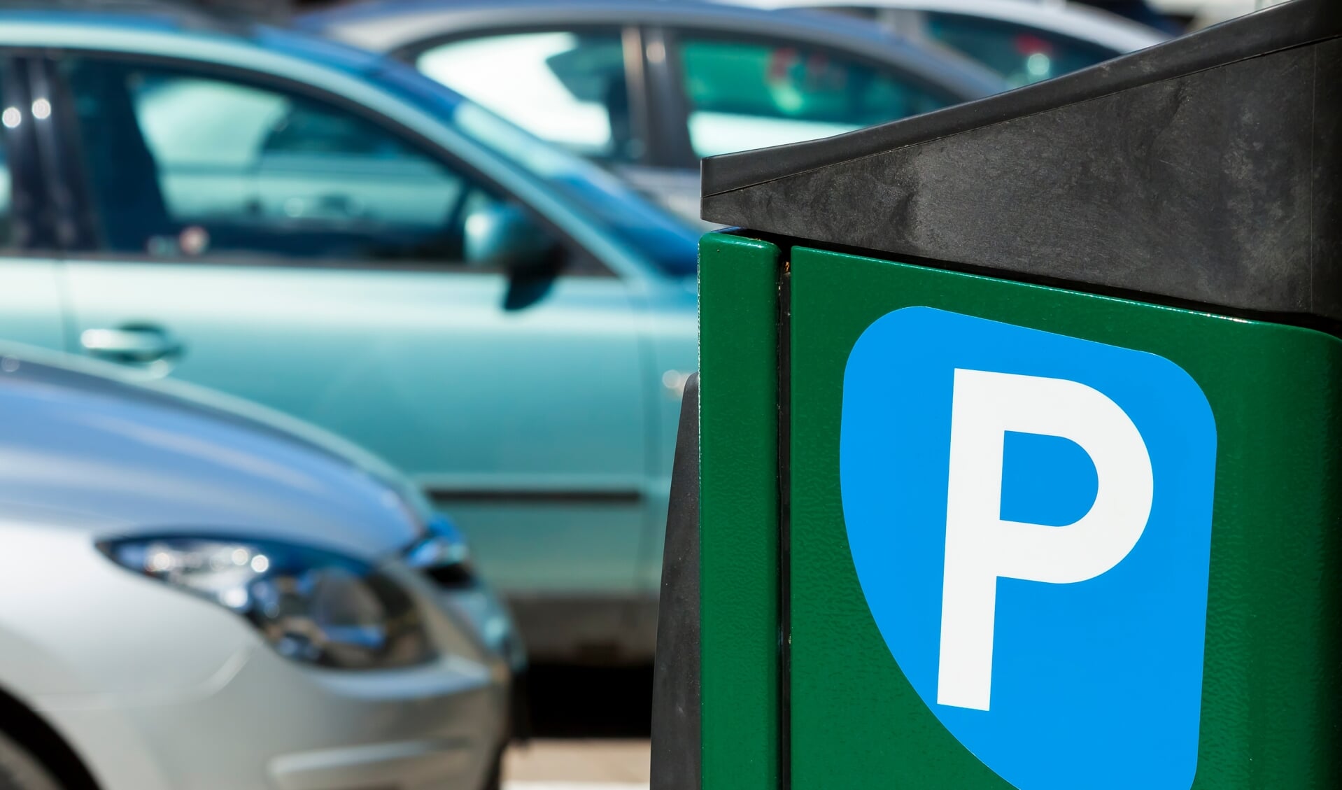 Het parkeren in de Zierikzeese binnenstad wordt fors aan banden gelegd.