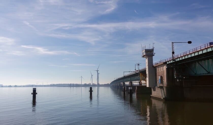 <p>Haringvlietbrug</p>