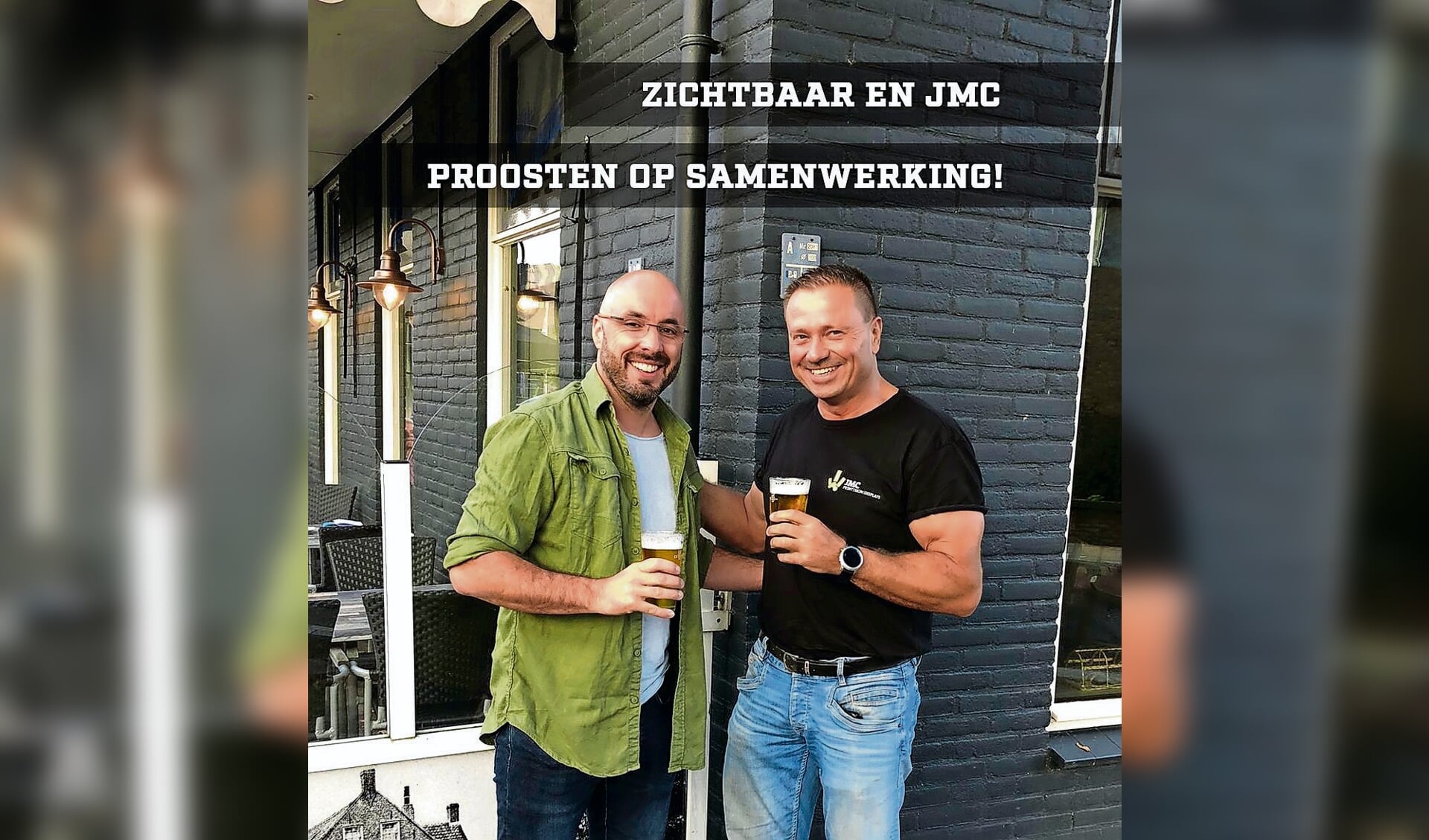 Cees Bolijn (rechts) van JMC en Jeroen van Heerspink van Zichtbaar beklinken hun samenwerking.