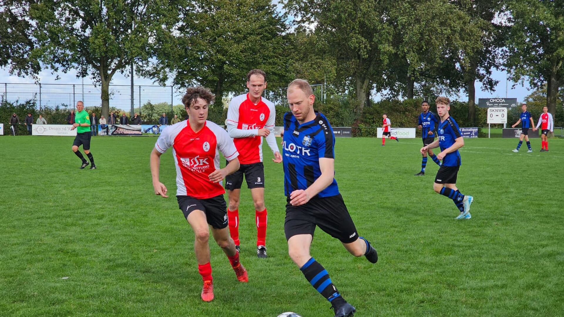 Remco van den Berge maakte namens SKNWK tegen Kapelle de 1-0. Het bleek niet genoeg voor een zege.