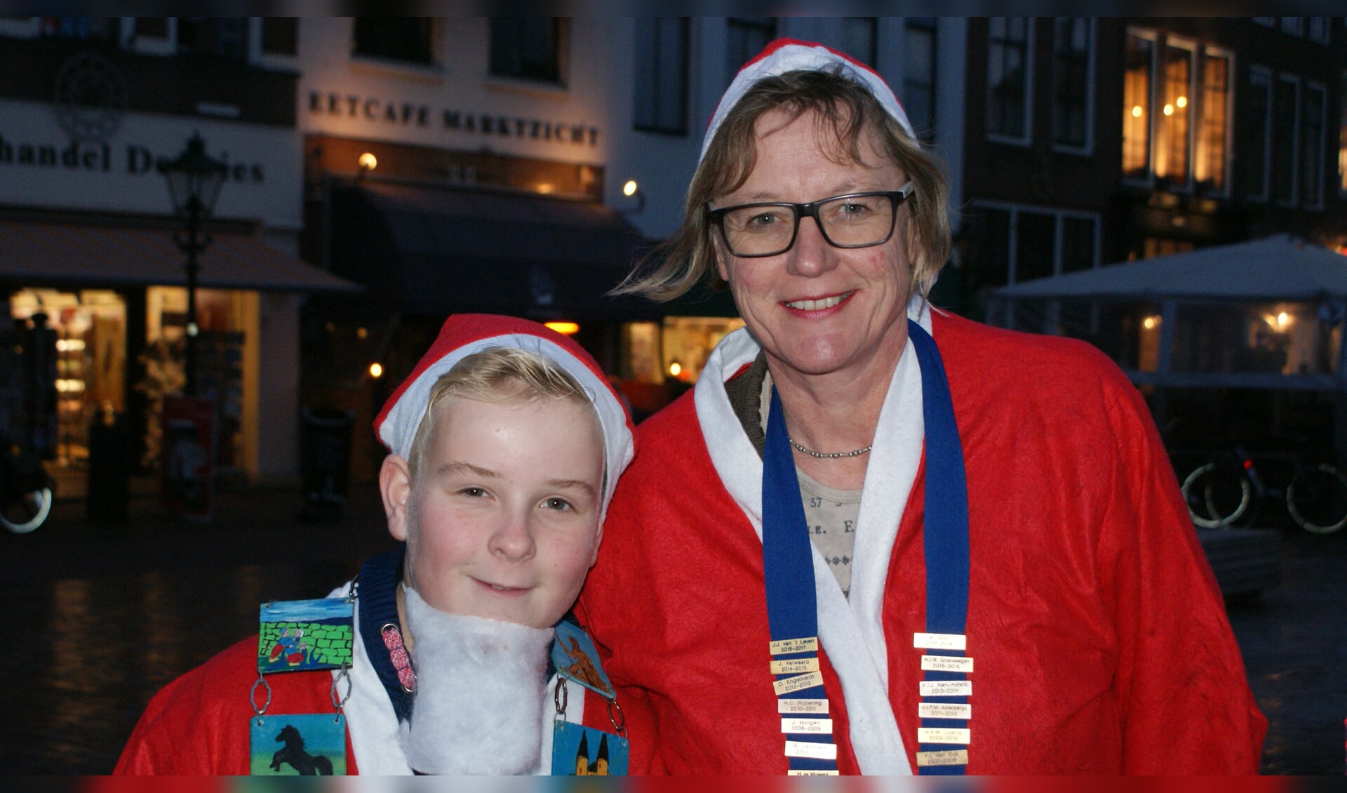 Tweede Santarun met feestelijk Havenplein