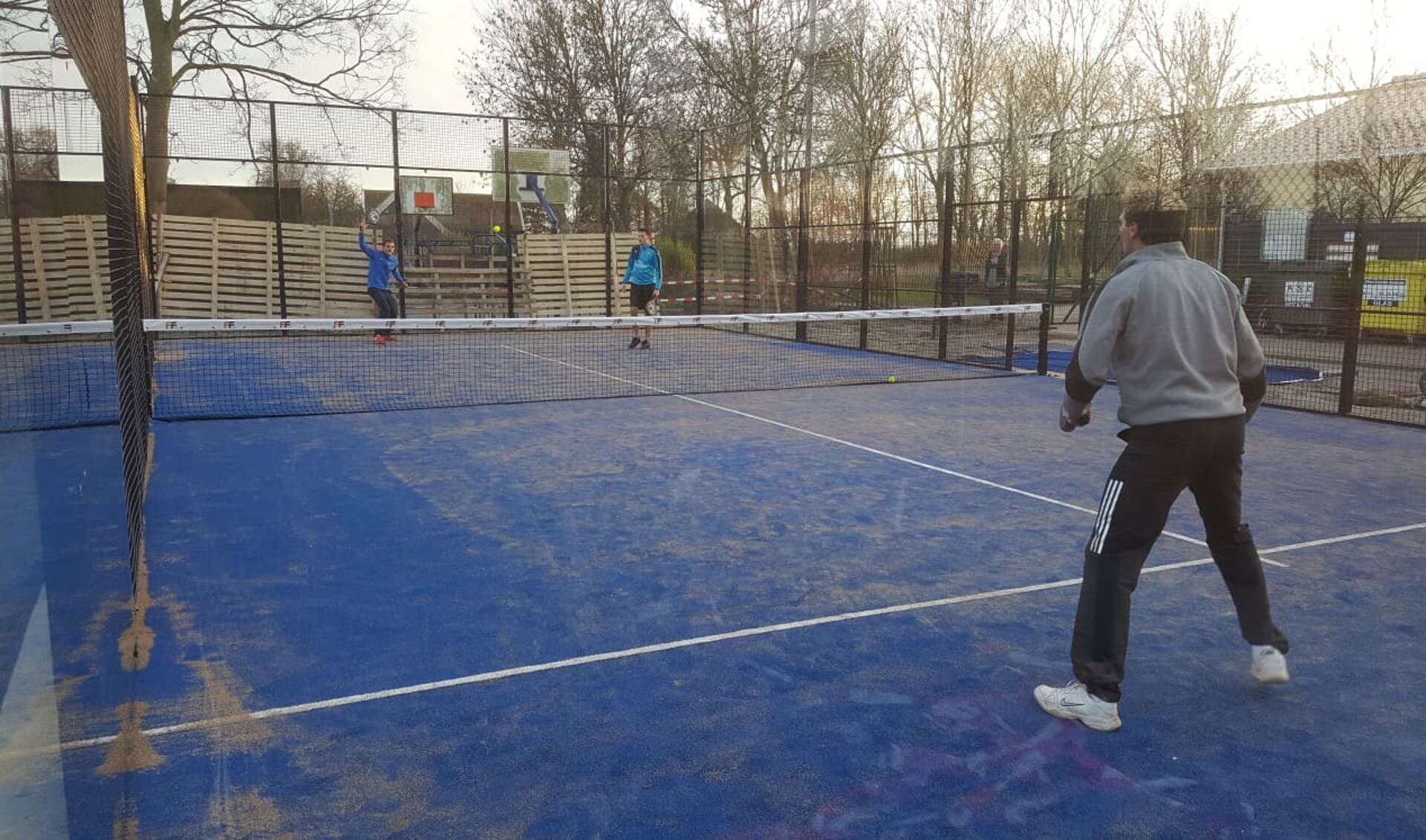 Niet in Zierikzee maar in Scharendijke staat eerste padelbaan