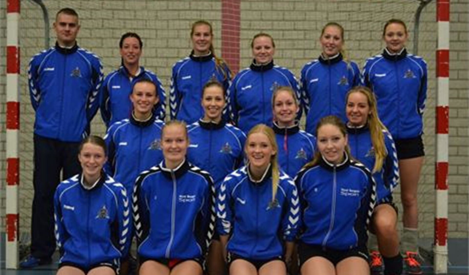 Dames 1 van de handbalafdeling van Stompwijk ’92.