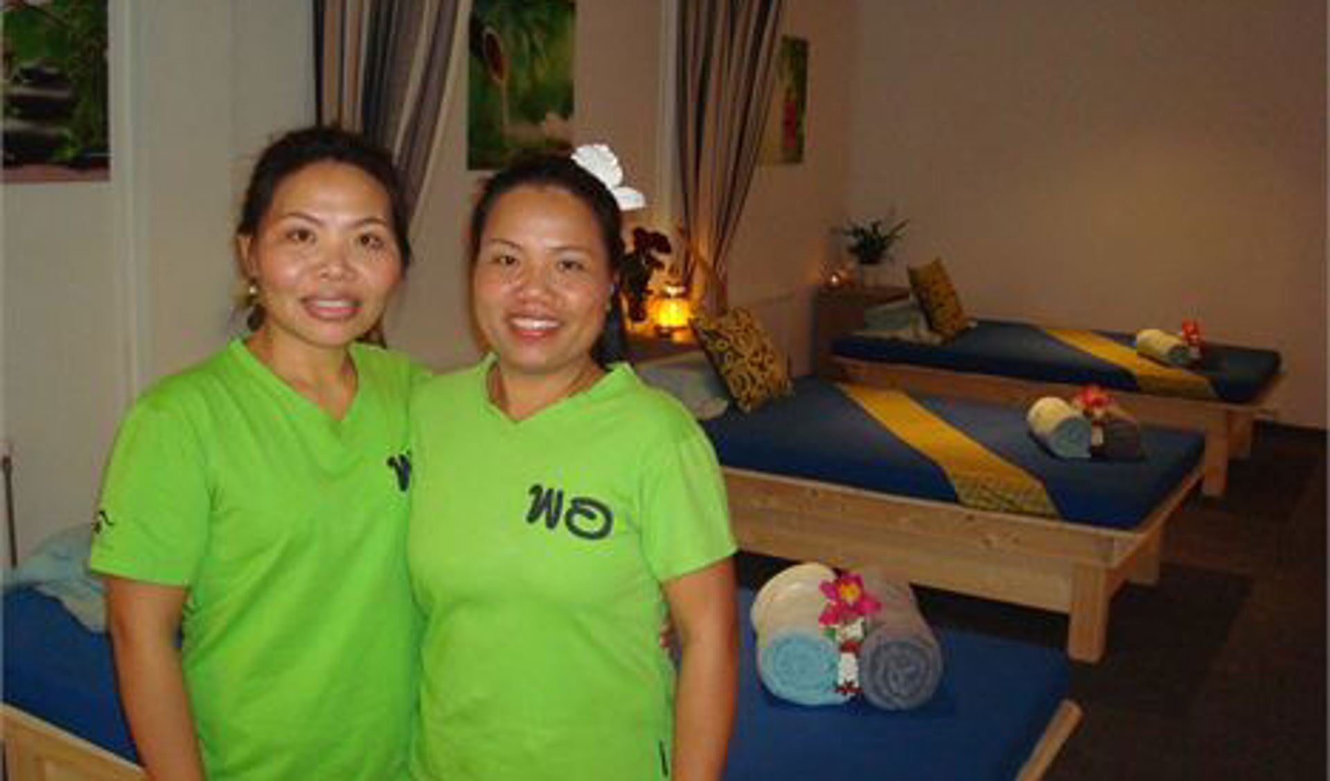 Chan en Wassana verzorgen Thaise massages vanuit hun Boeddhistische geloof in hun gecertificeerde massagesalon Chantra Wellness Centre (foto: Inge Koot).