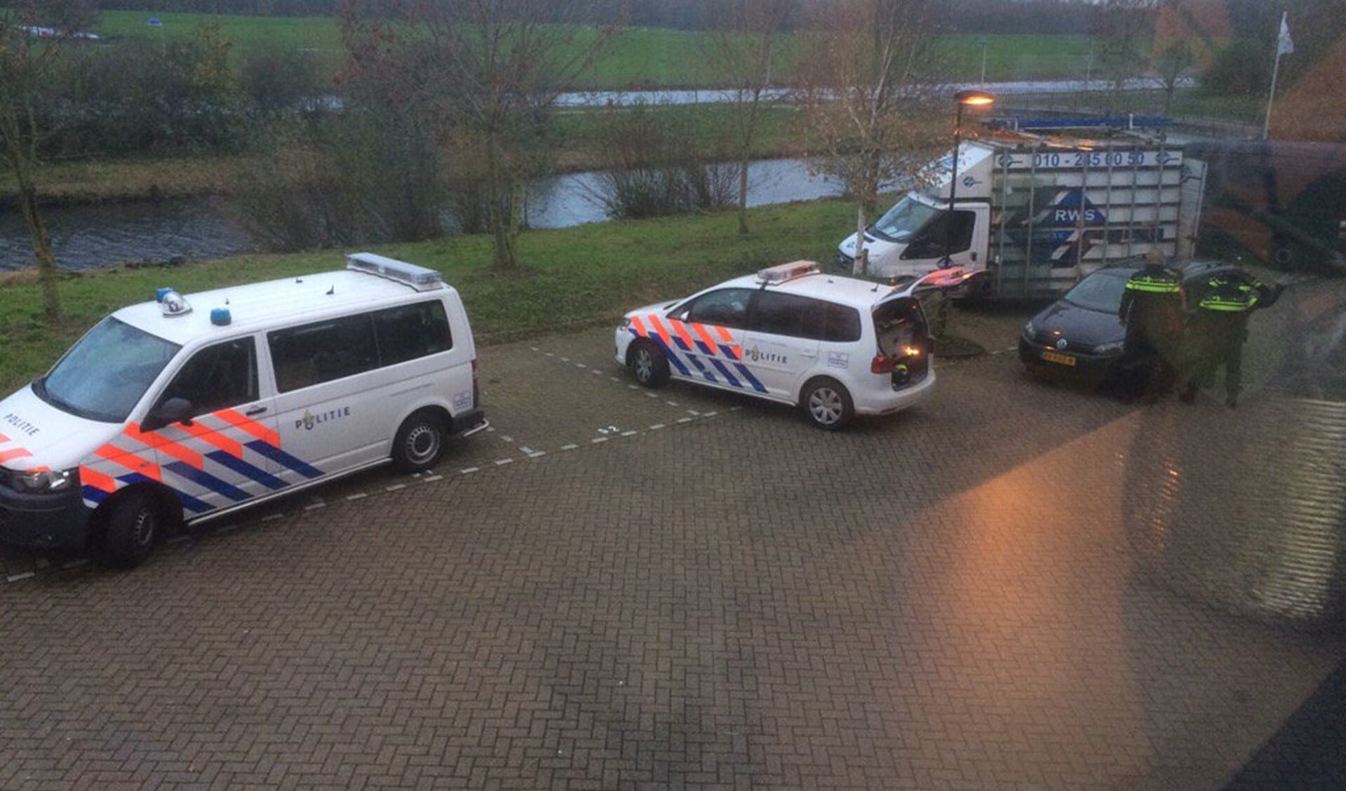 Ook maandagochtend werd een persoon opgepakt in Delfgauw. Foto: Twitter