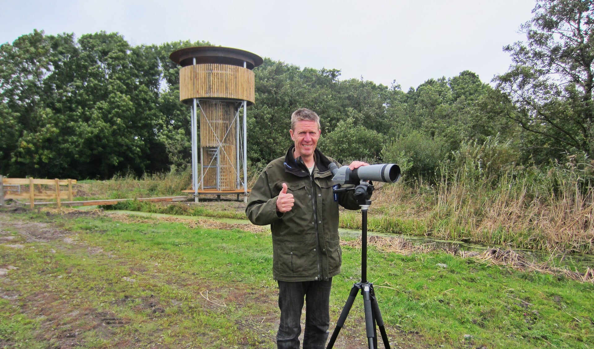 Boswachter Gerard voor uitkijktoren Ackerdijkse Plassen.