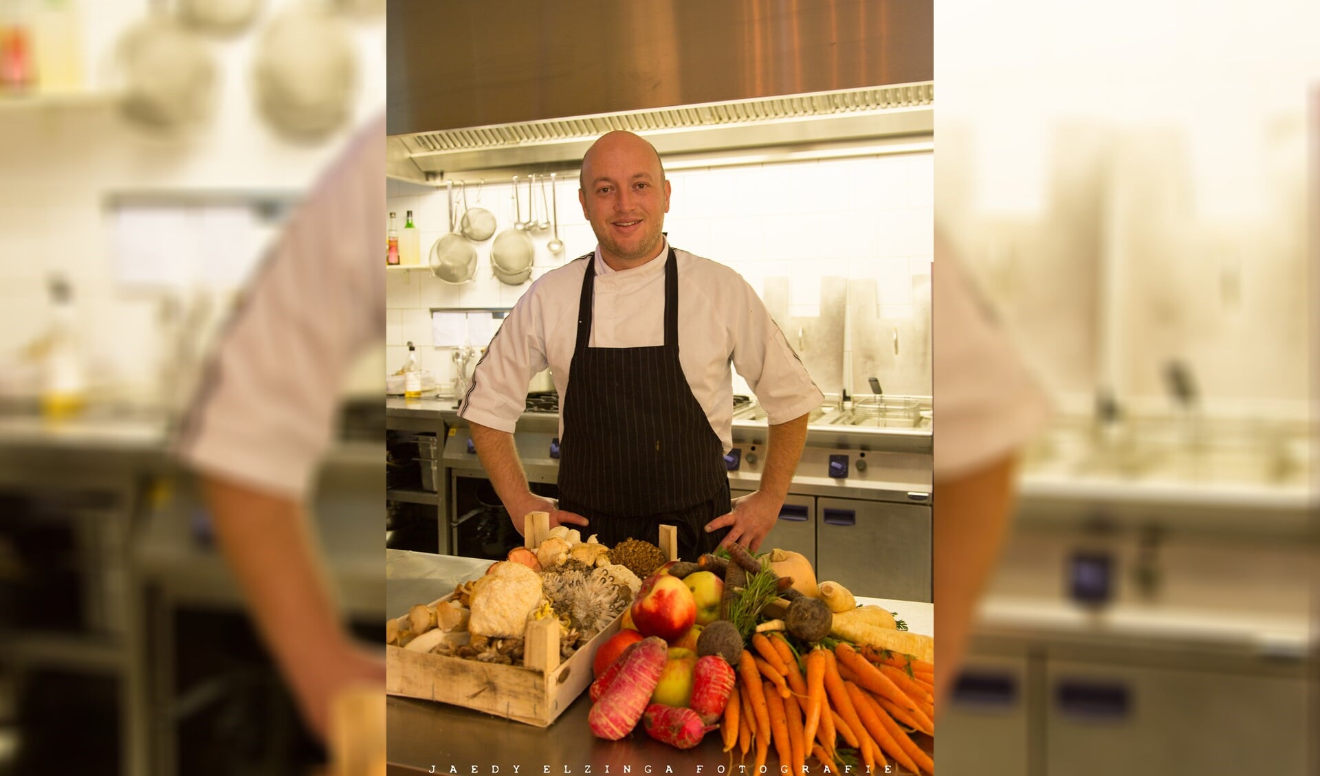 Michael Newton van Eigenwijz restaurant gebruikt veel verschillende groenten bij zijn gerechten (foto: Jaedy Elzinga Fotografie).
