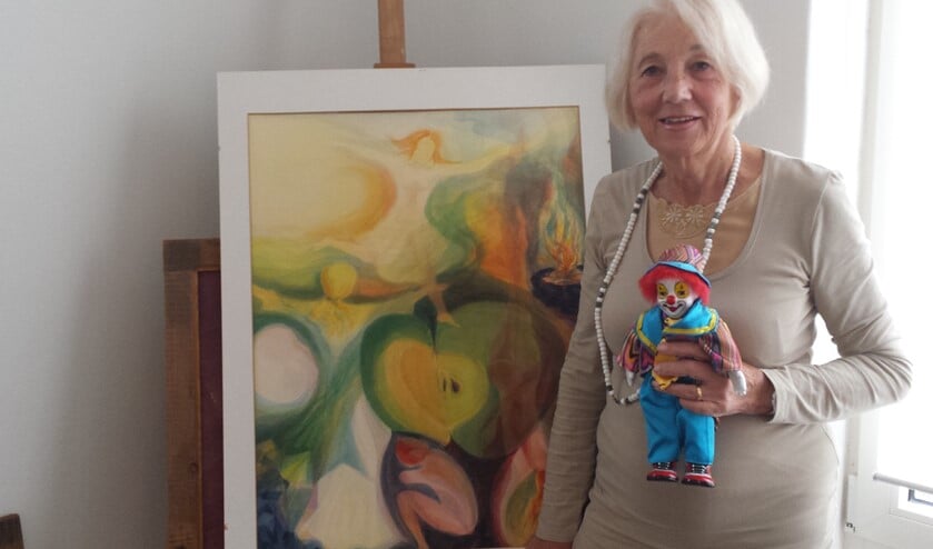Het speelse is ook onderdeel van de therapie van Galina Ashley. Zij werkt met marionet poppetjes en clowntjes (foto: Inge Koot).
