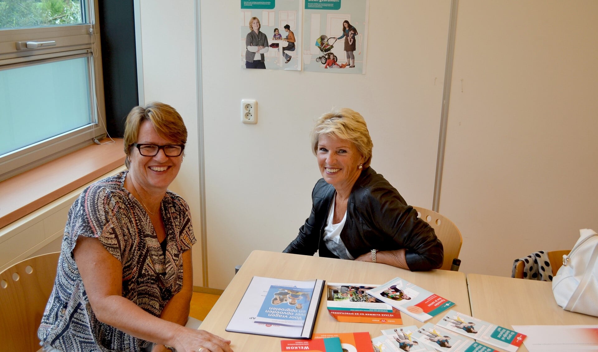 Mieke Noya (links) en Ineke Janssen van Home-Start. (foto: Inge Koot).