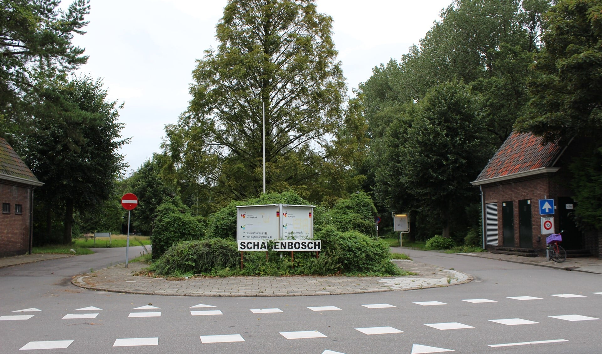 De entree van het Schakenbosch-terrein (foto: Dick Janssen).