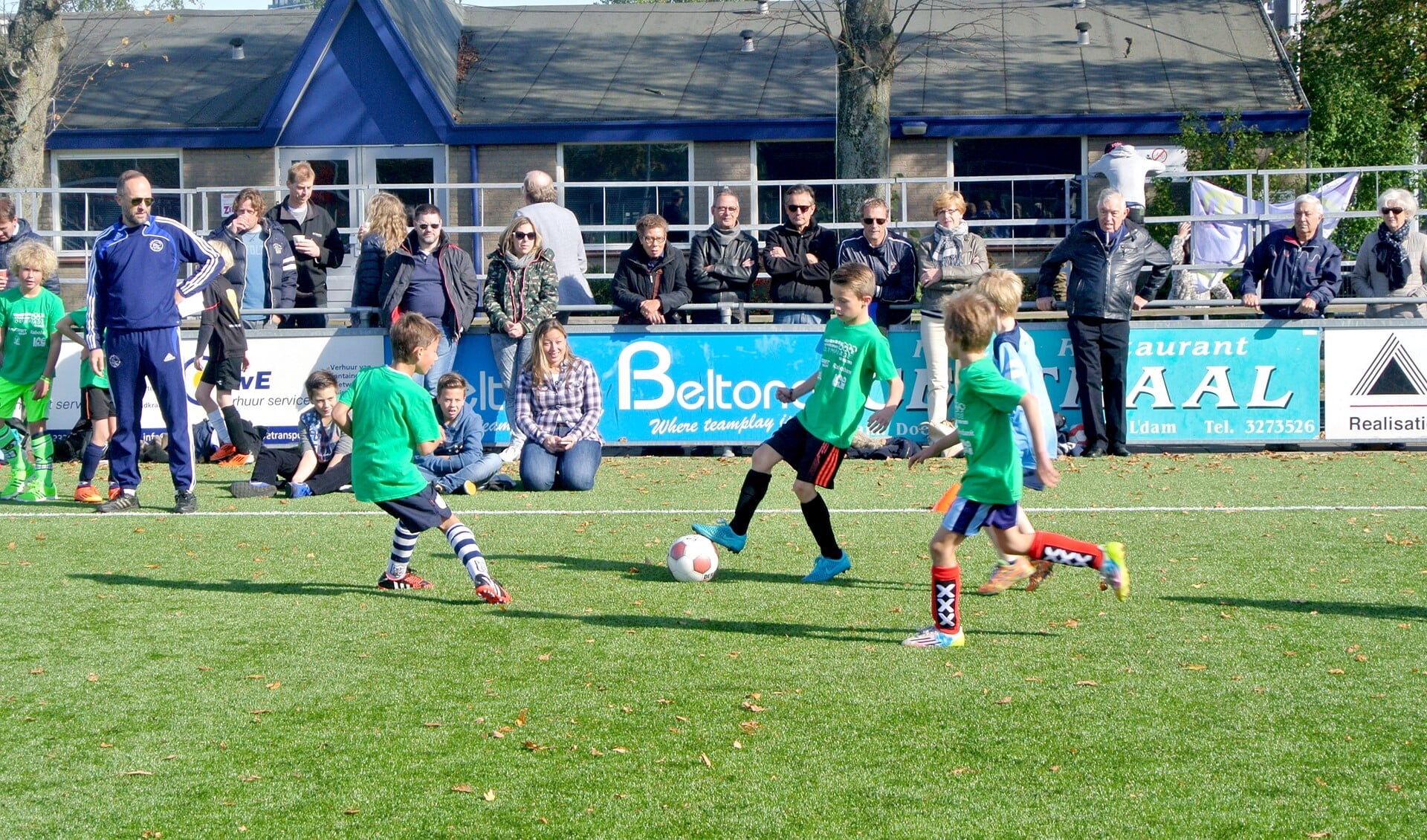 Het jaarlijkse voetbaltoernooi voor jongens en meisjes uit Voorburg vindt zondag plaats bij Forum Sport (archieffoto SenW).