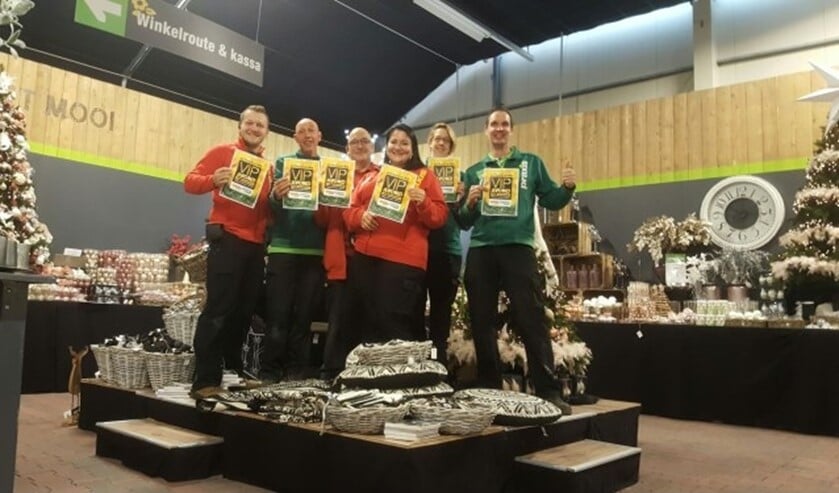 De medewerkers van Praxis zijn klaar voor de VIP-avond