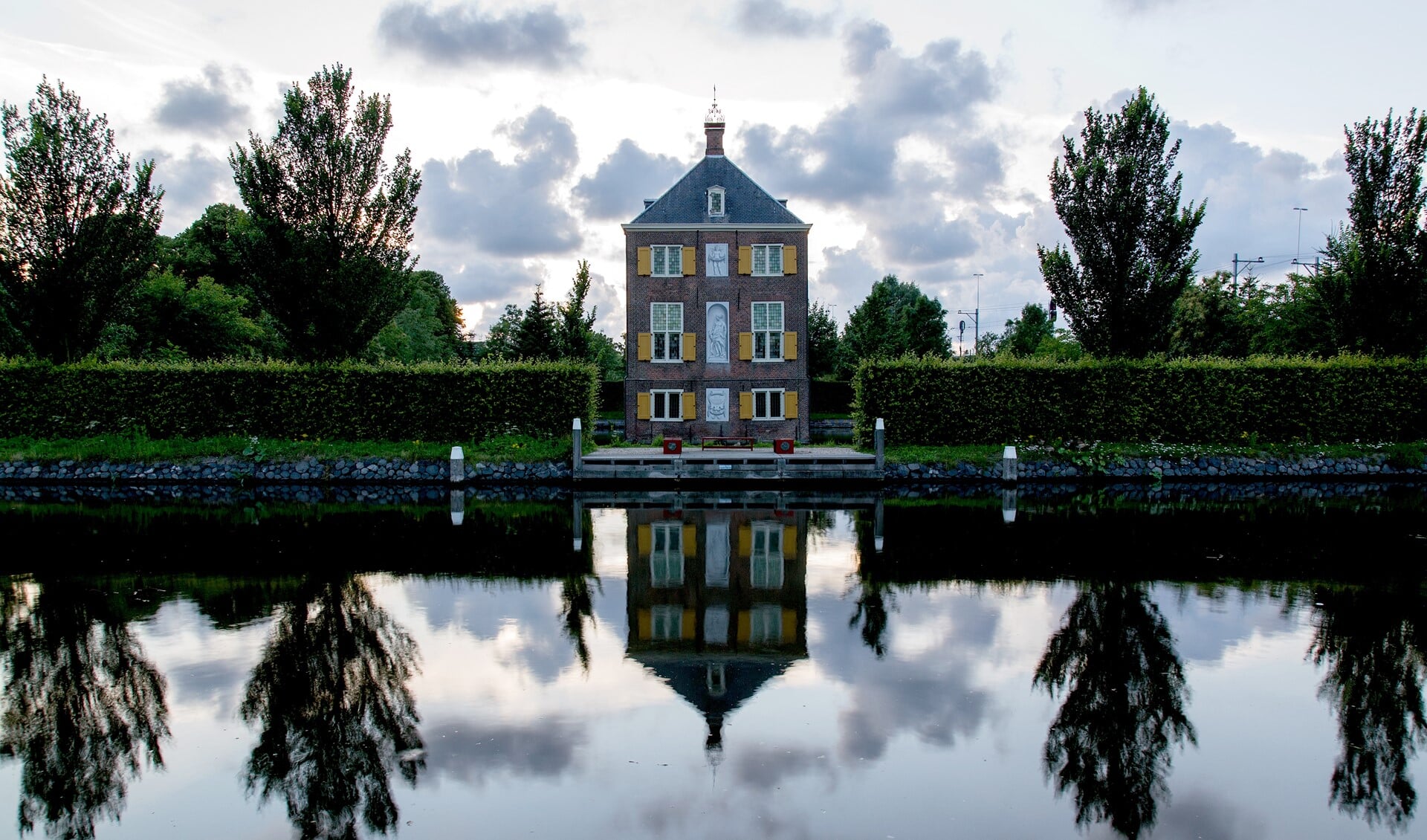 Huygens' Hofwijck aan de Vliet in Voorburg (foto: Peter Knoester).