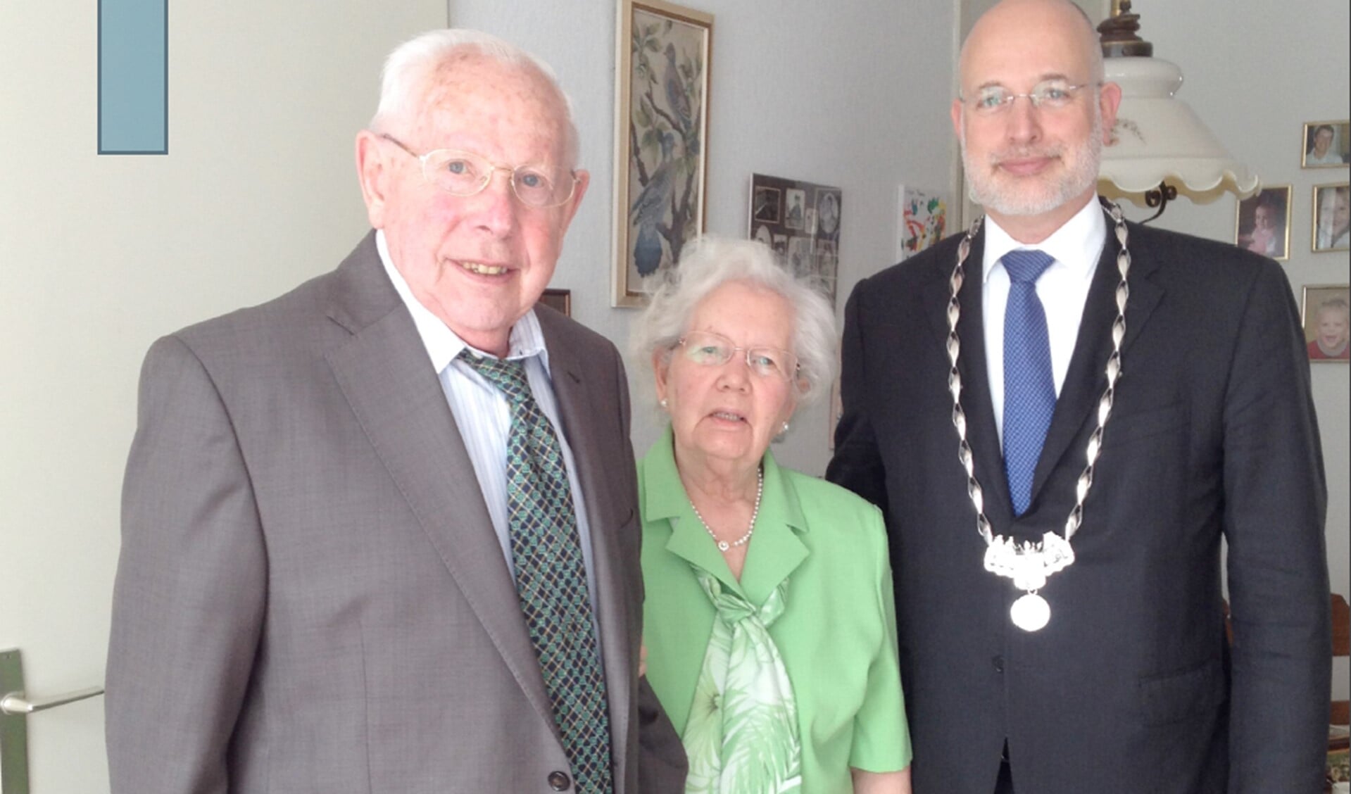 Het diamanten echtpaar Piet en Corrie Spruyt met loco-burgemeester Frank Rozenberg (foto: PR).