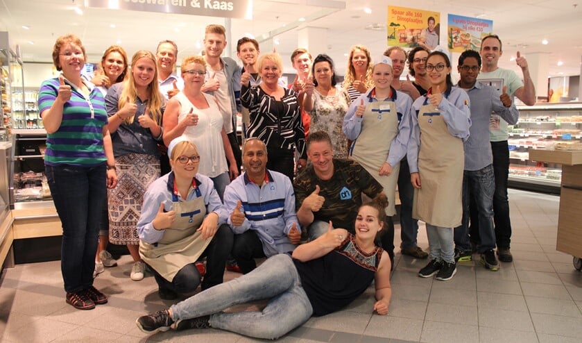 De medewerkers van Albert Heijn Nootdorp zijn trots op hun nieuwe winkel.