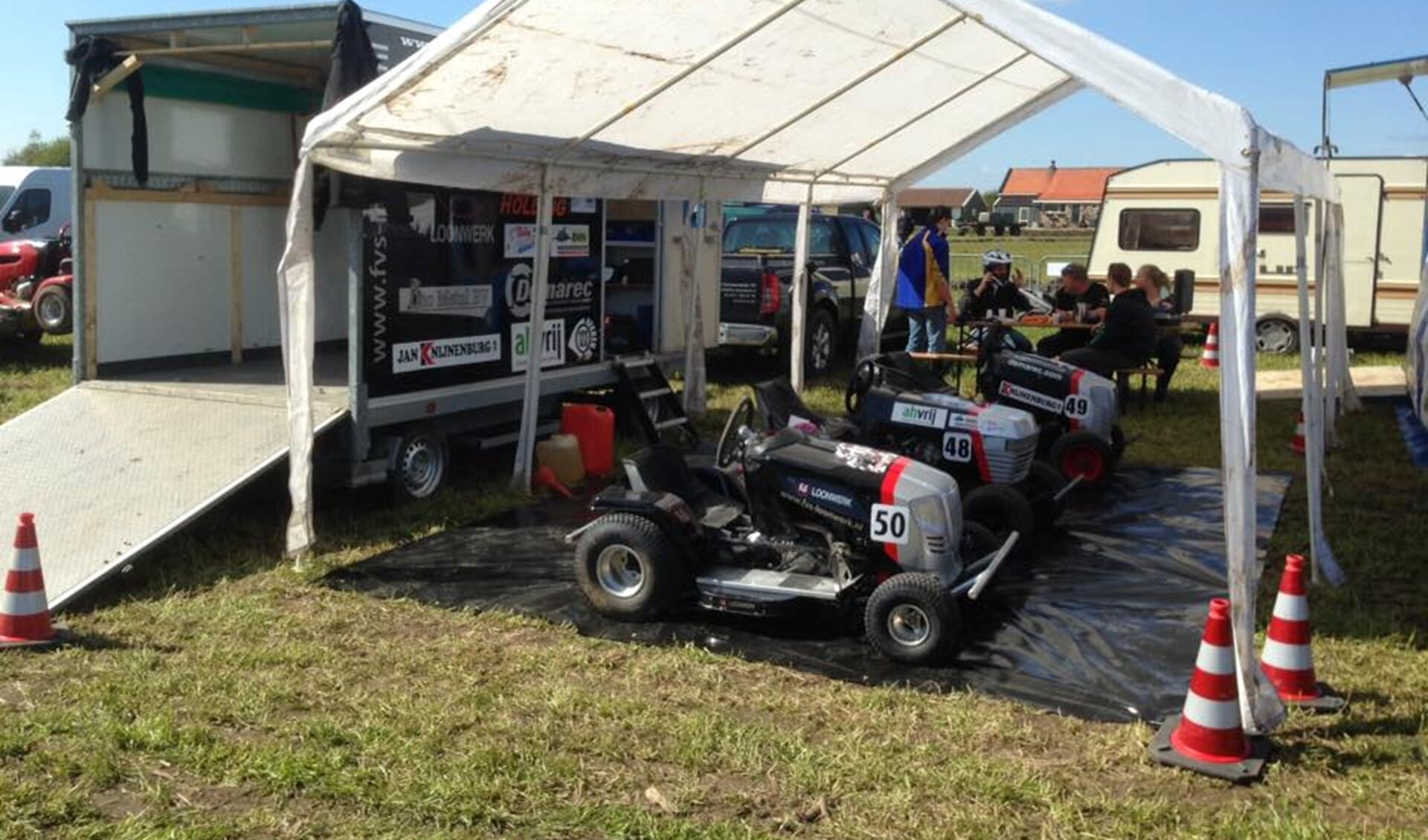 De tent met racemaaiers van FvS Racing Team Stompwijk (foto: PR).