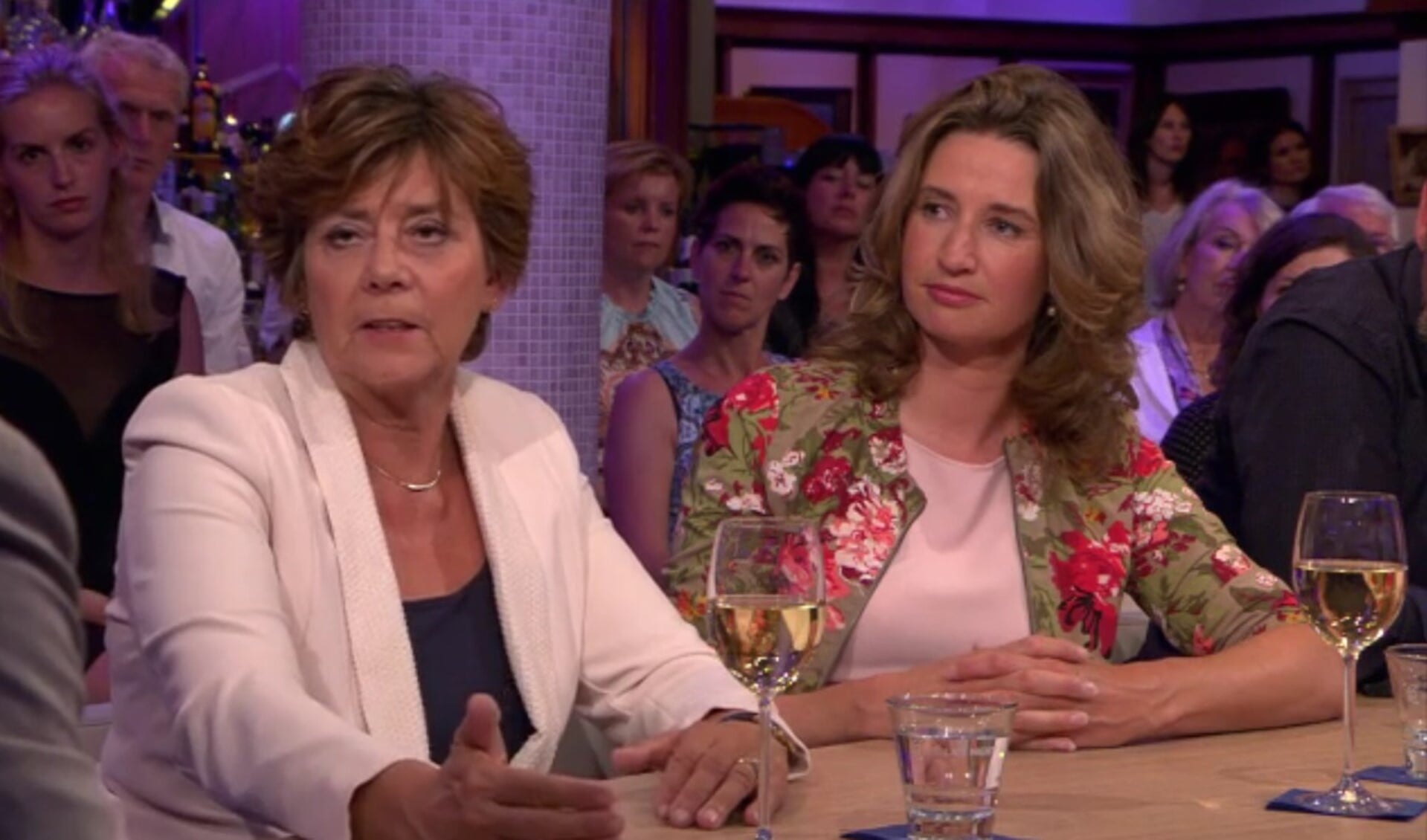 Rita Verdonk en Sharon Gesthuizen van de SP bij RTL Late Night. (Beelden: RTL Late Night)