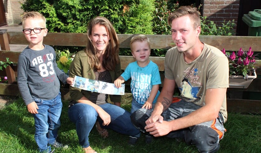 Britt won vier kaarten van Drievliet en kan in de vakantie nog een keer een bezoek brengen aan het attractiepark (foto: DJ).